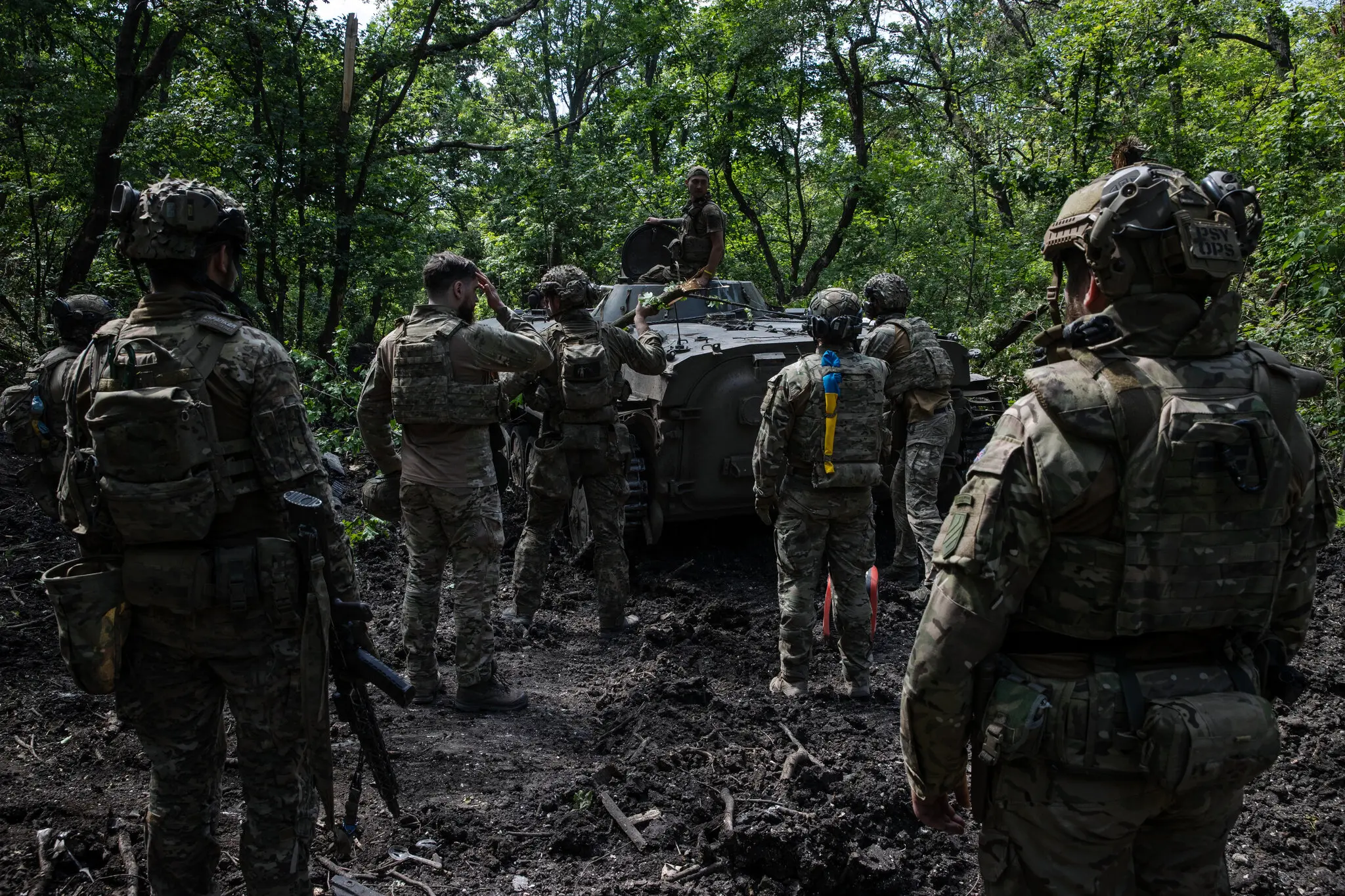 Бійці 3-ї окремої десантно-штурмової бригади на передовій південніше Бахмута на початку червня